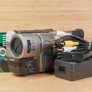 Vintage Sony CCD-TRV57 / Handycam Vision / Video8 XR Camcorder / Made in Japan